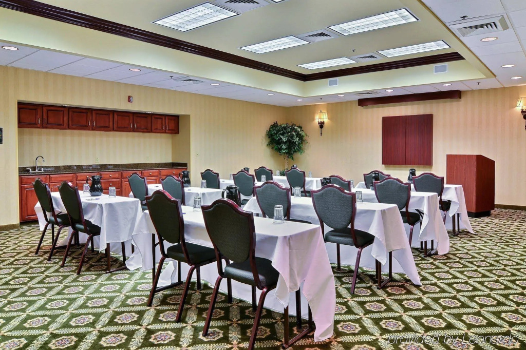 Holiday Inn Express State College at Williamsburg Square by IHG