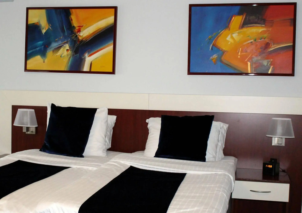 Apollo Hotel