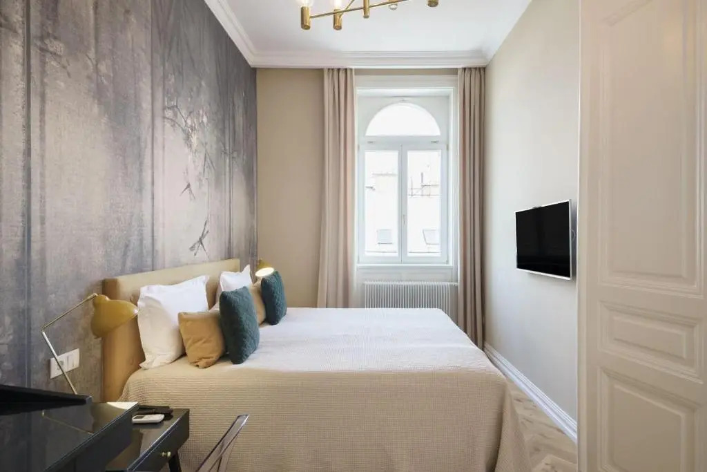 Broadway Residence