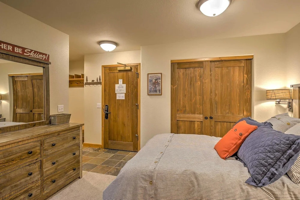 Breckenridge Basecamp: Steps to Snowflake Trail!