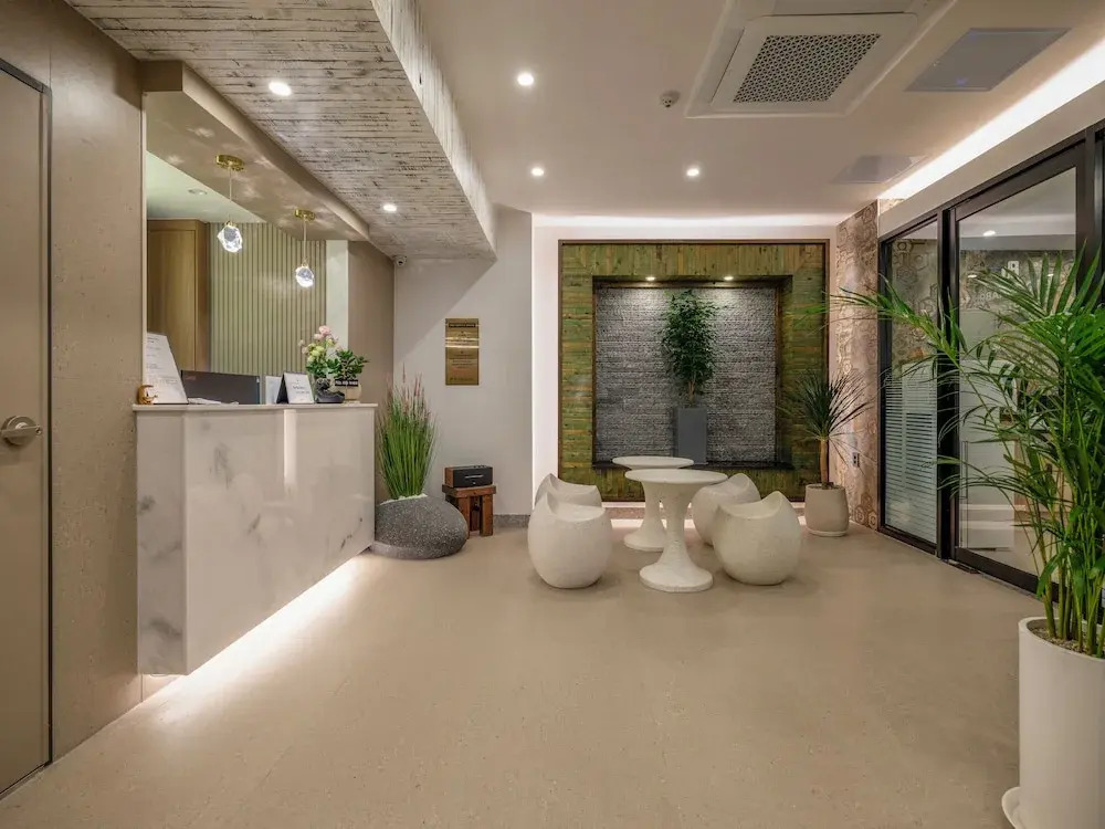 Urban Brown Hotel