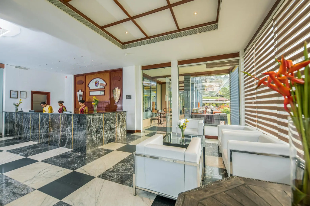 Earls Regent Hotel