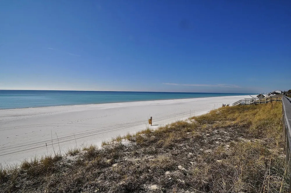 Galanta 2 Bedroom Condo By Coastal Dreamin