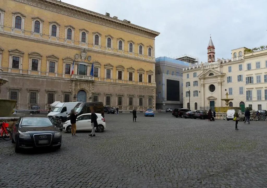 Farnese 48