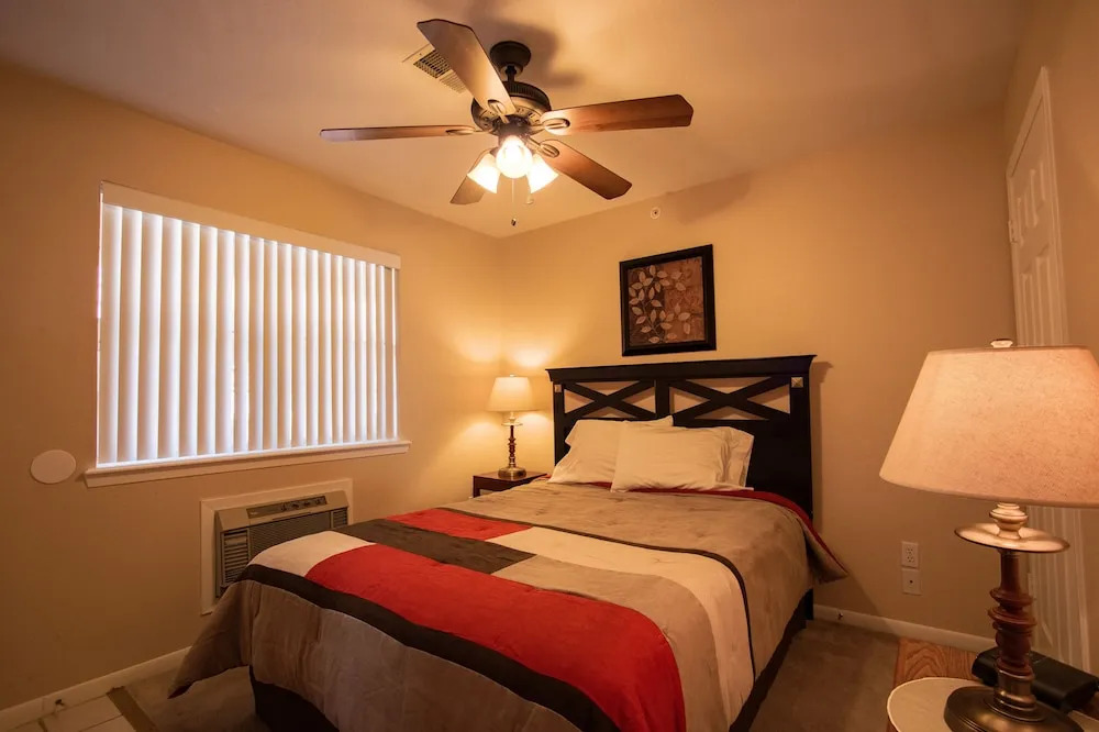 Overlook Grove - 2 Br Condo