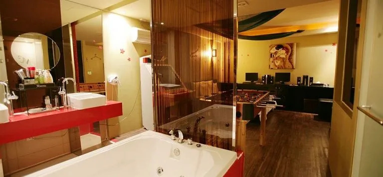 M2 Motel