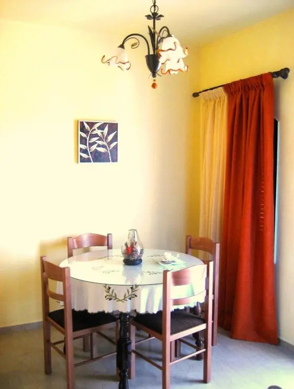 Corina Apartments , Corina 2-studios