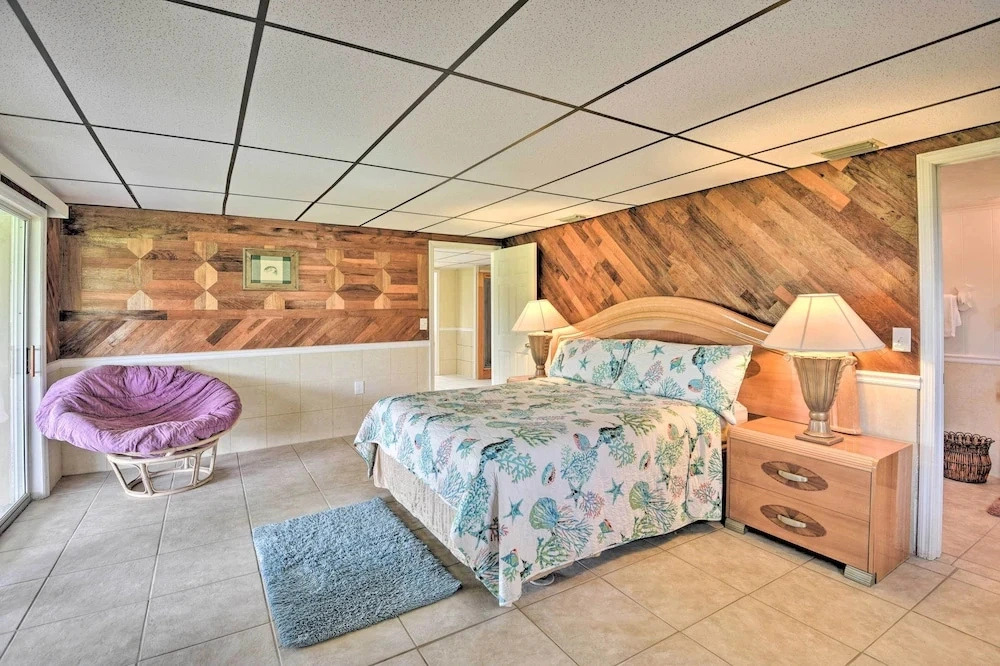 Waterfront Welaka Escape w/ Private Docks