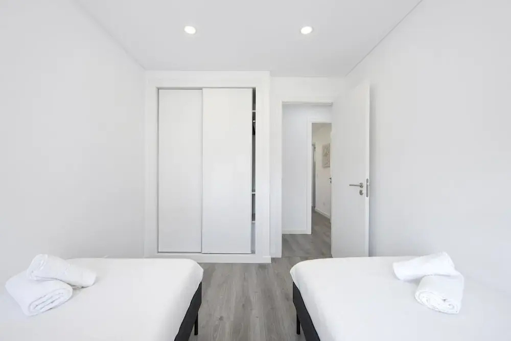 Olivais Modern by Homing
