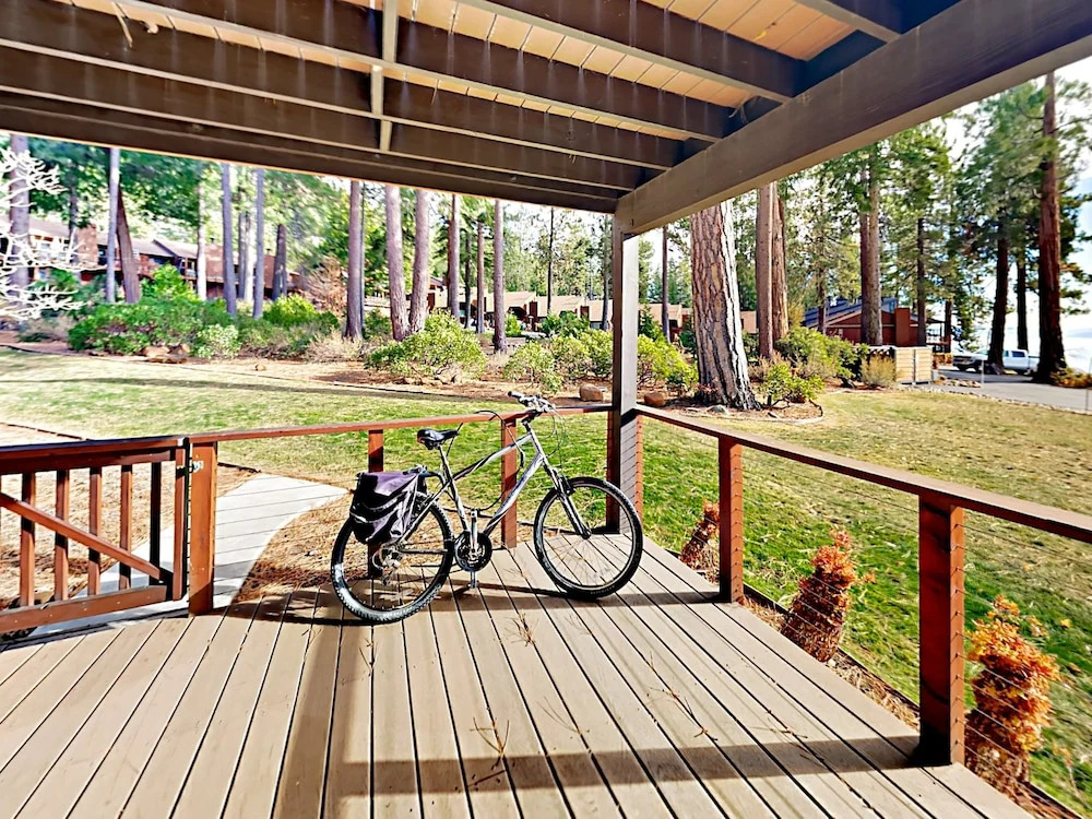 Lakefront 4BR Kings Beach Condo by RedAwning