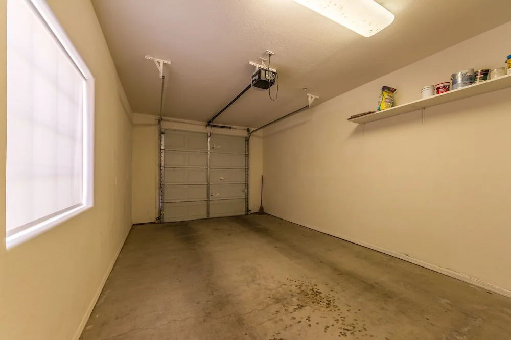 12th 205 - 2 Br Condo