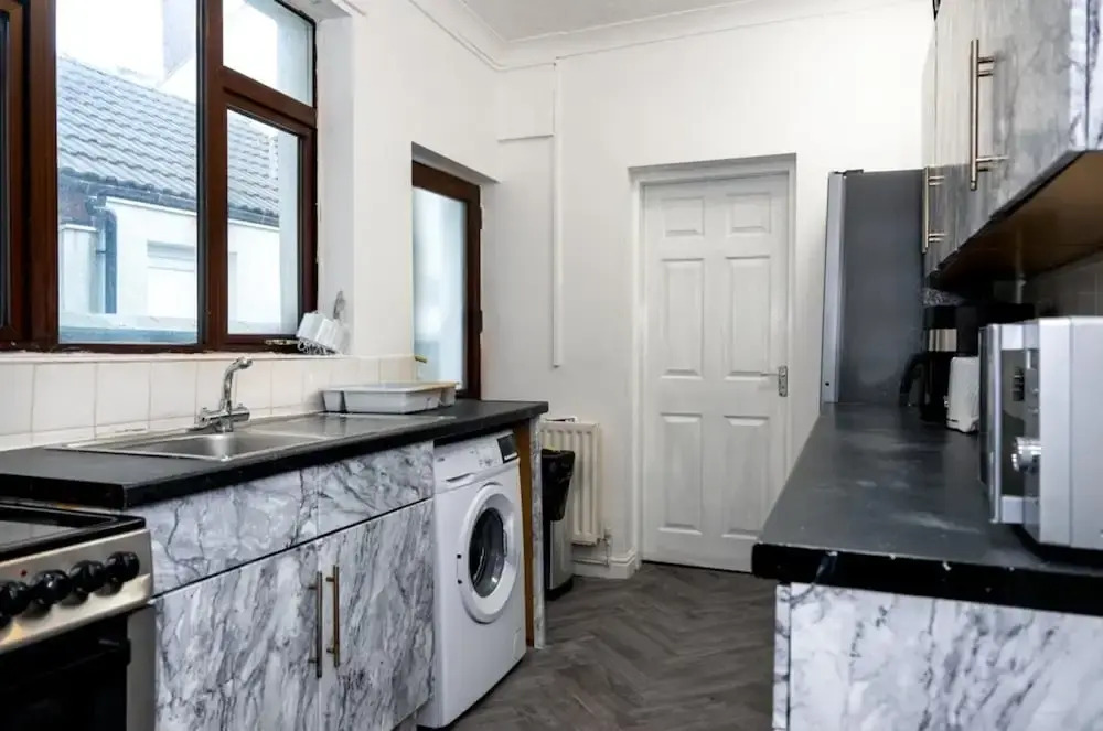 4-bed - Sleeps 8- Free Parking - Pet Friendly