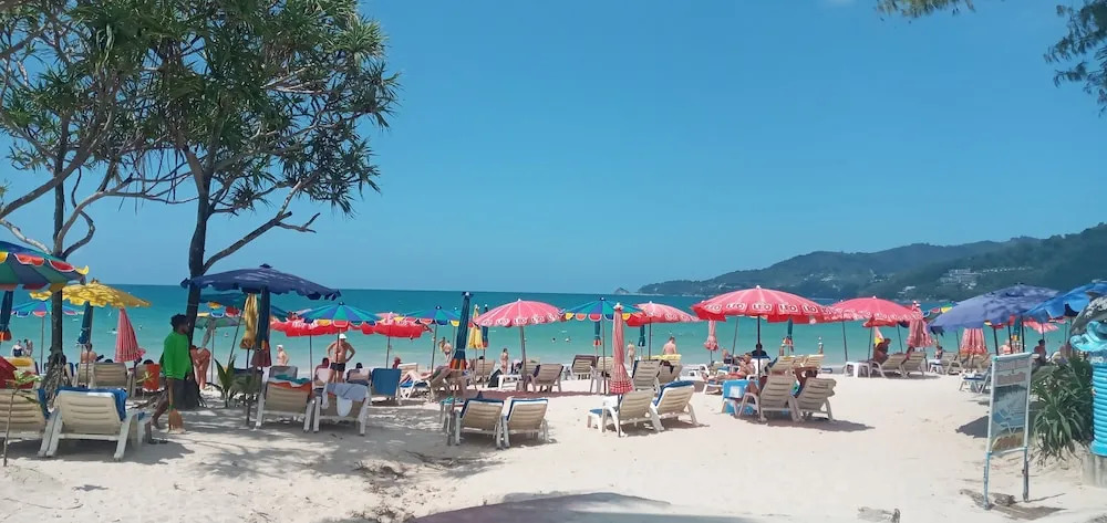 Island Patong Beachfront Apartments