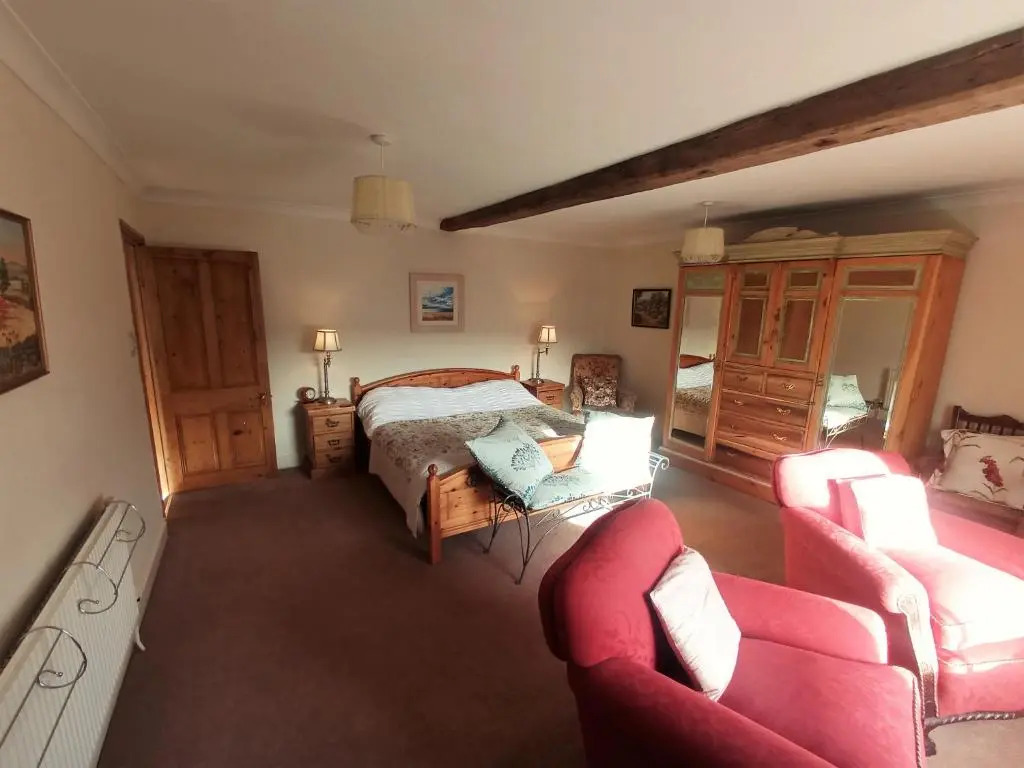Burnlee House Apartment