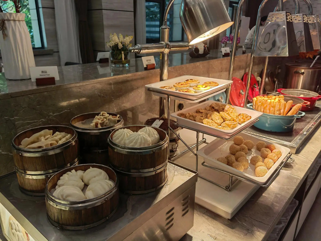 Home Inn Plus Suzhou Wujiang Fenhu Luxin Avenue