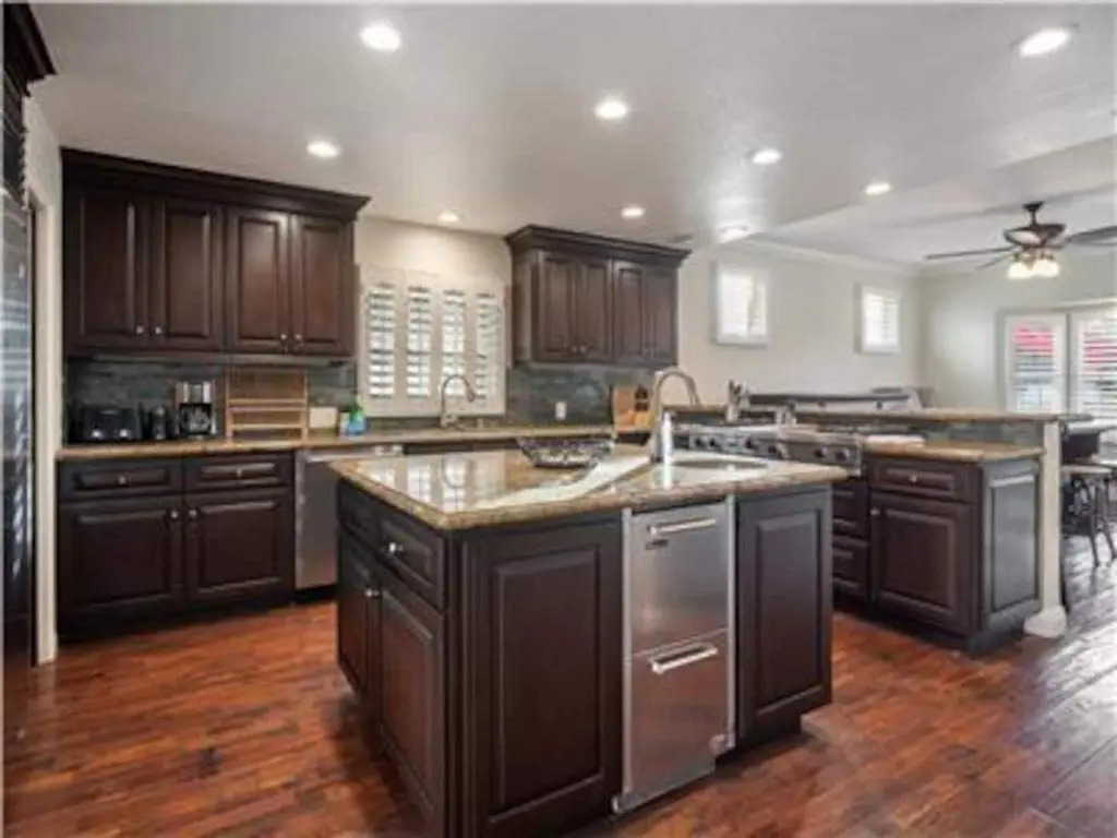 Family Home- Luxury Oasis- Minutes To Beach