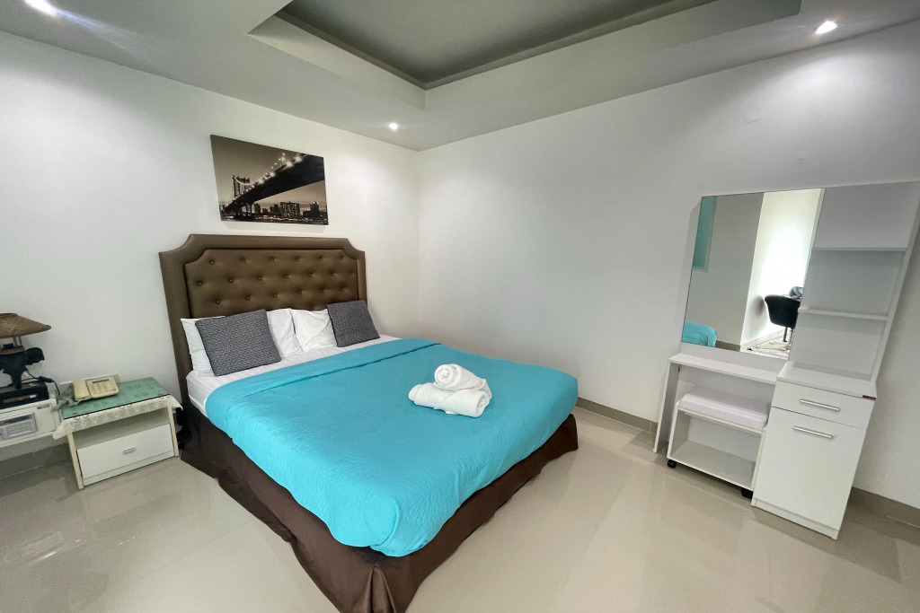 W-9 Hotel