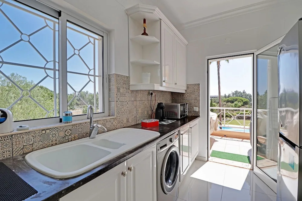 Vilamoura Palm Tree With Pool By Homing