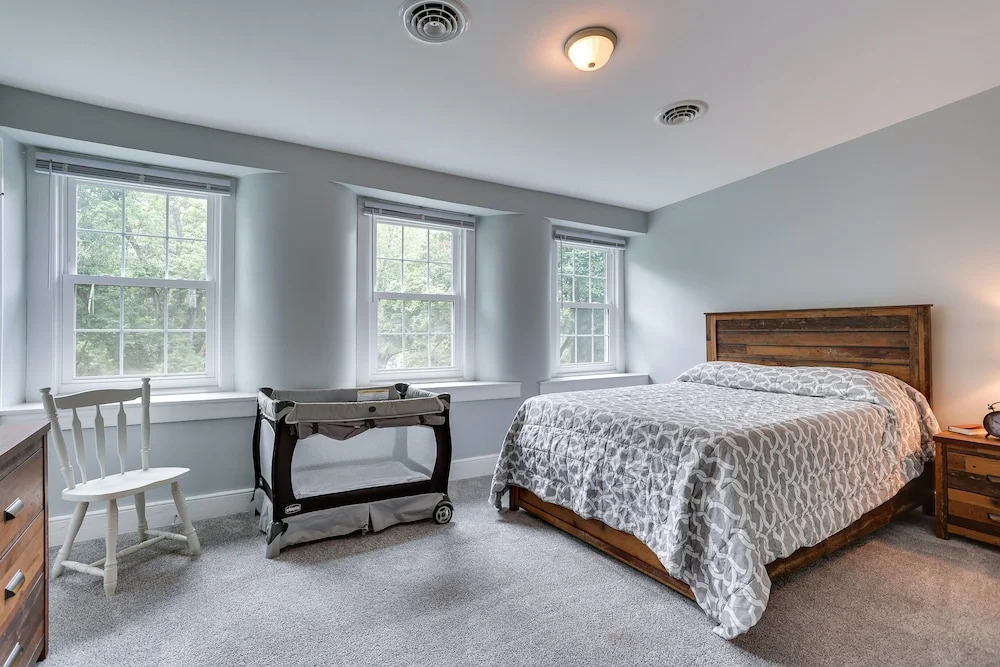 Large Historic Home in Pennsylvania Dutch Country!