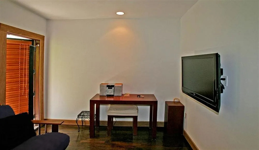 SeaStays- South Beach Apartments