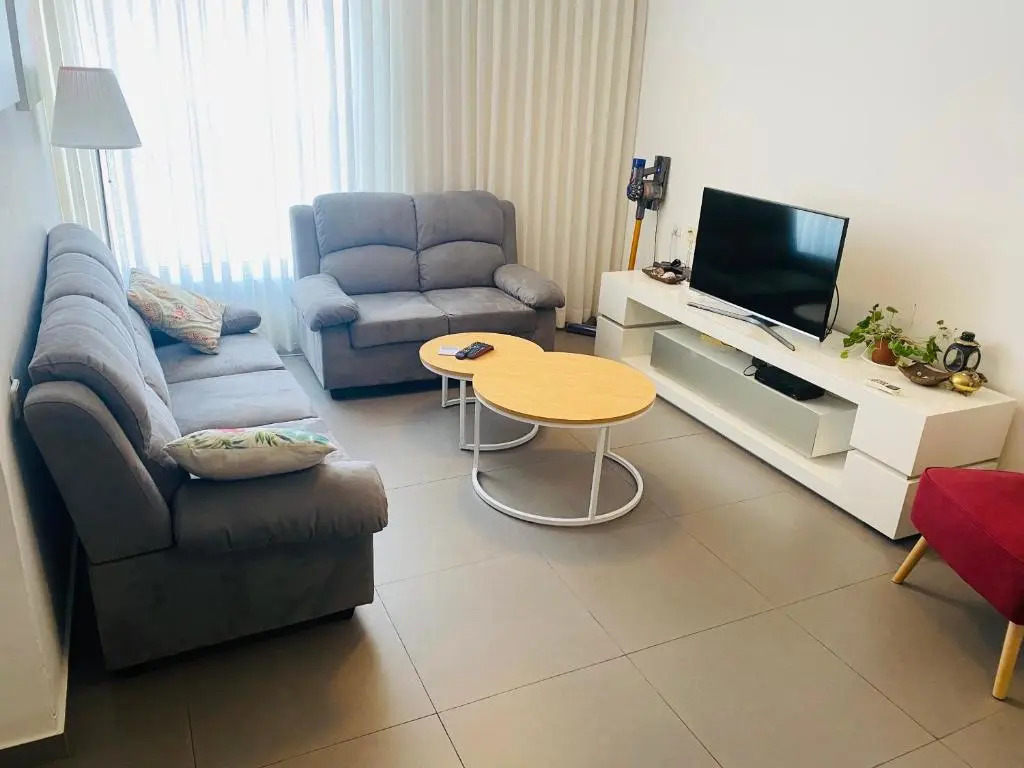 First Luxury suite 3 min from TLV (MAX 9 People)