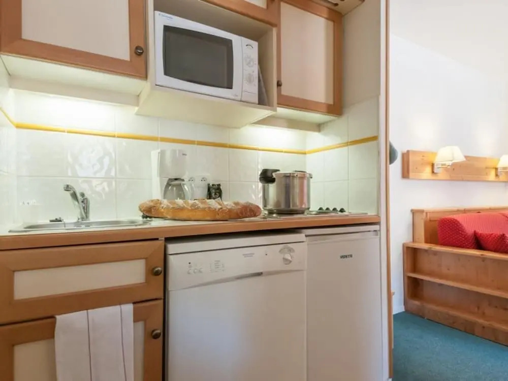 Apartment With one Bedroom in Les Allues, With Wonderful Mountain View and Balcony - 150 m From the Slopes