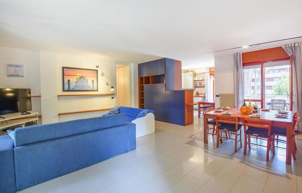 Awesome Apartment in Lignano Sabbiadoro With Outdoor Swimming Pool, Wifi and 4 Bedrooms