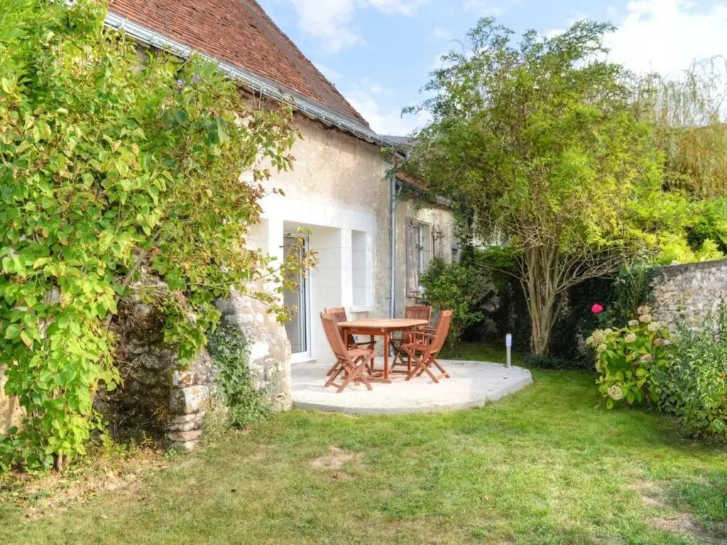 Maison de plain-pied, cour et jardin privé, proche sites touristiques, idéale familles ou amis - FR-1-381-480