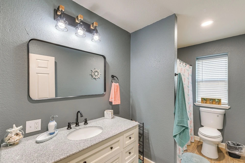 4 Mi to Whitney Lake: Home on 30 Acres!