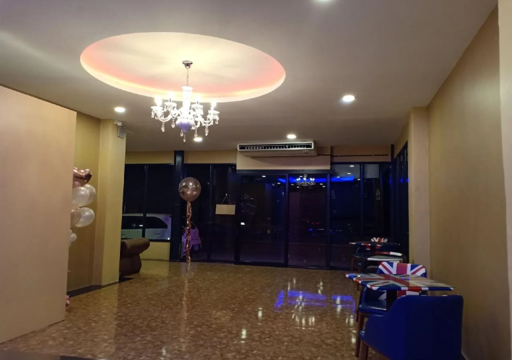 Arcadia Hotel & Snooker