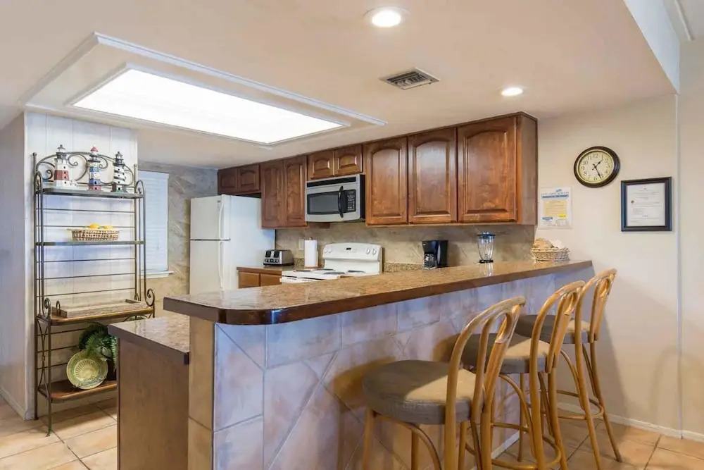 Suntide II Condominium 206