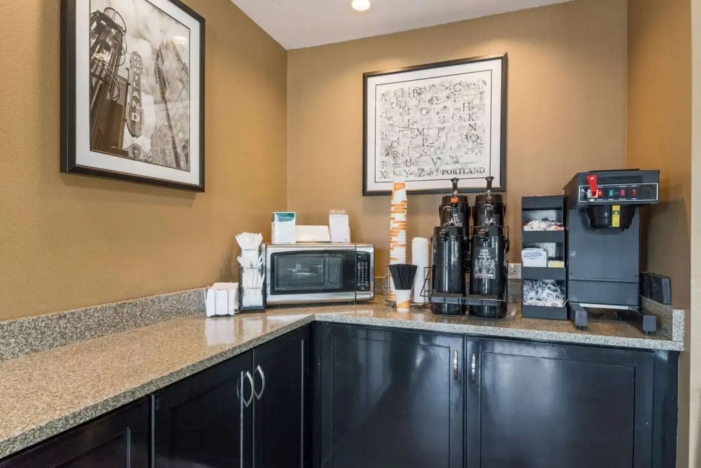 Rodeway Inn Portland Airport