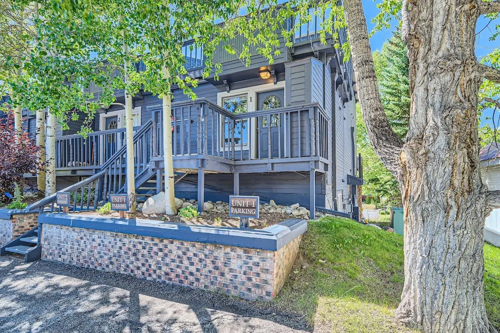 New Listing!! Breck Mountain Magic 3 Bedroom Condo by RedAwning