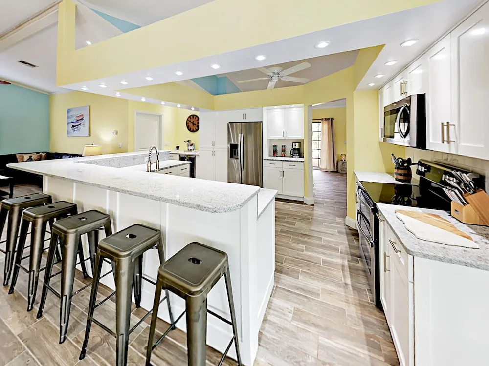 South West 4th - 4 Br Home