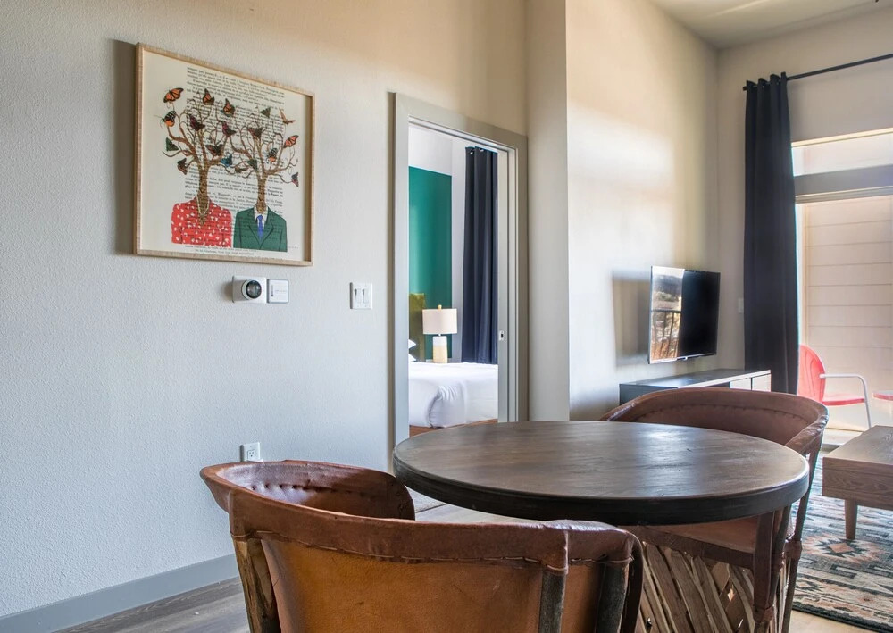 1BR2BR Downtown Austin byWanderjaunt