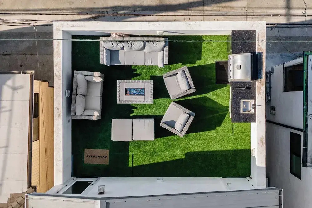 Private Rooftop + Steps to the Beach Chic Design Seaside Style by Avantstay