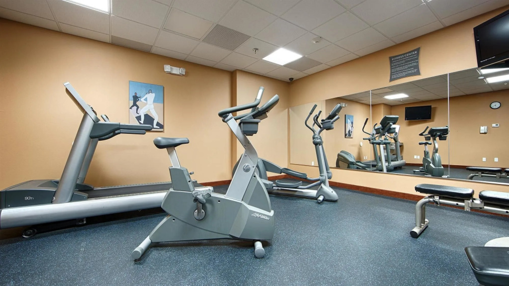 Best Western Plus MidAmerica Hotel