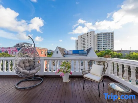 Flower Building Xianghai Hanshe Homestay (Beihai Yintan International Passenger Port)