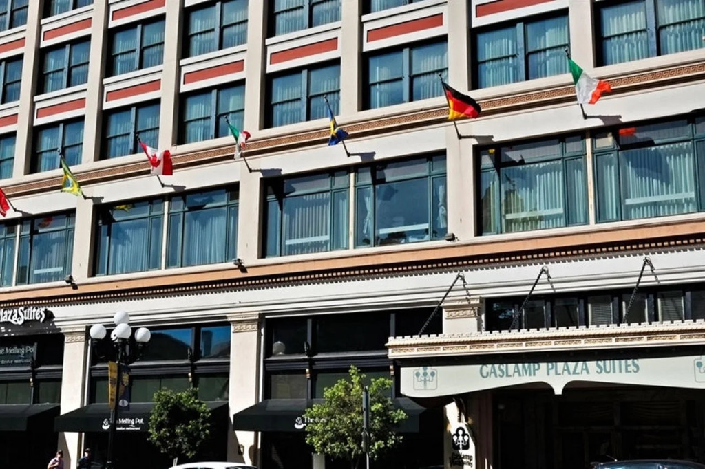 Gaslamp Plaza Suites