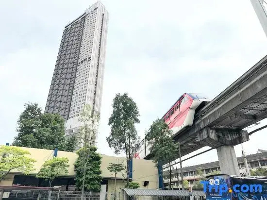 KL Sentral Infinity Sky Pool Family Suites @The RIV