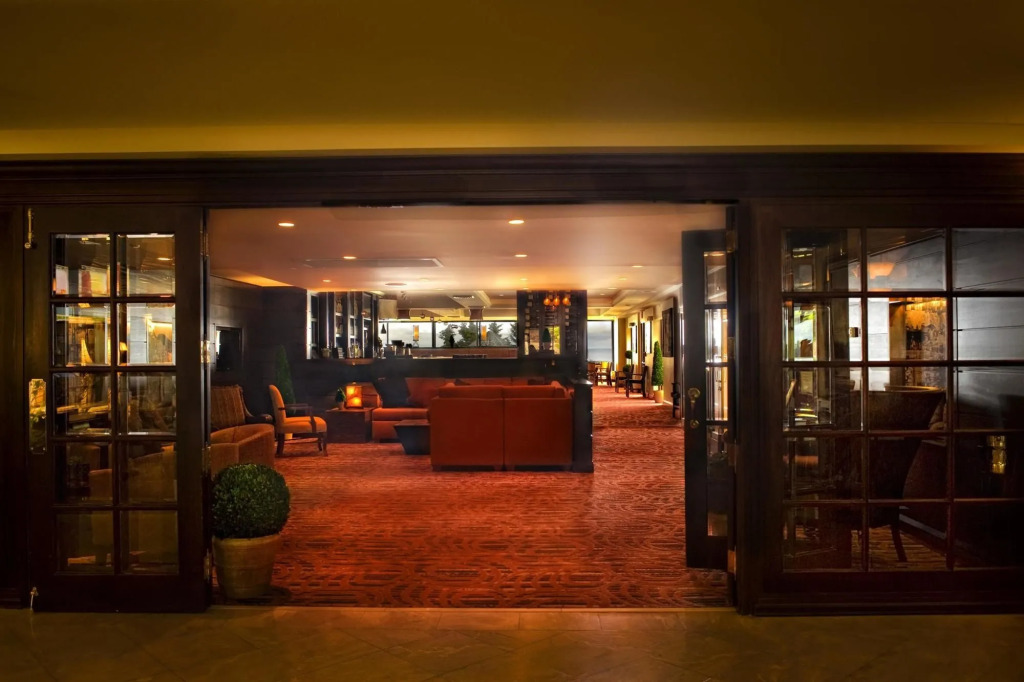 Holiday Inn Bar Harbor Regency Hotel by IHG