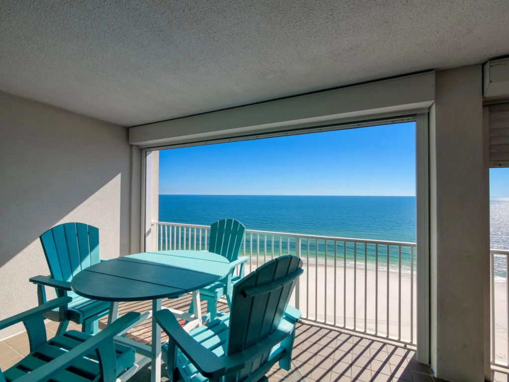 Gorgeous Penthouse 3 Bedroom Condo - Beach Front in Orange Beach