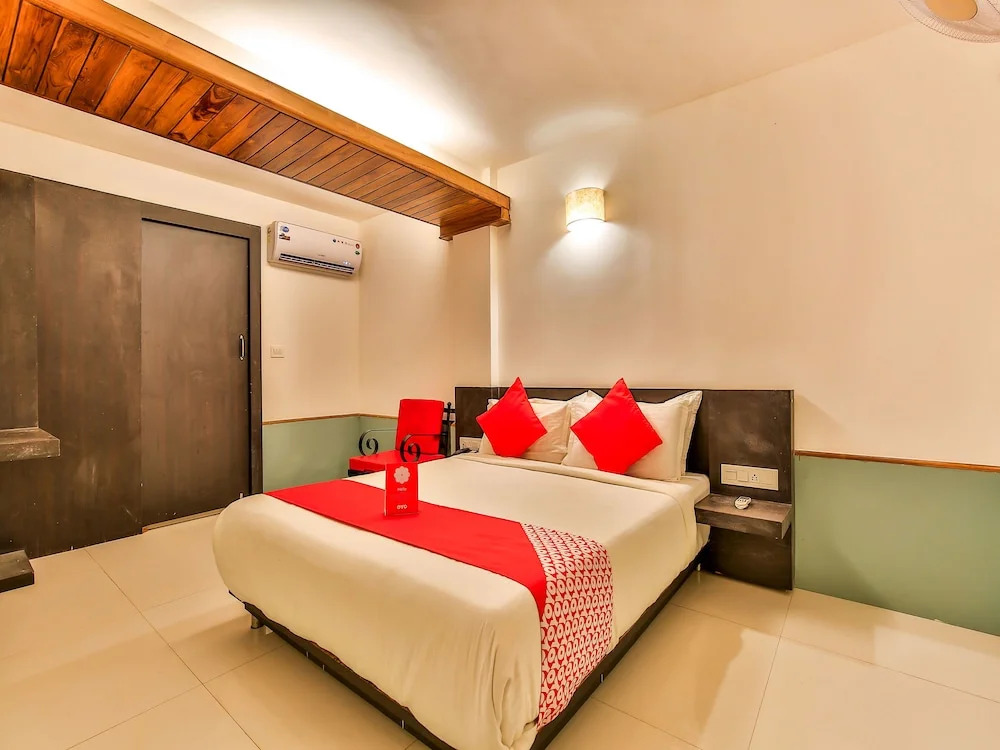 OYO 6129 Rivasa Comfort