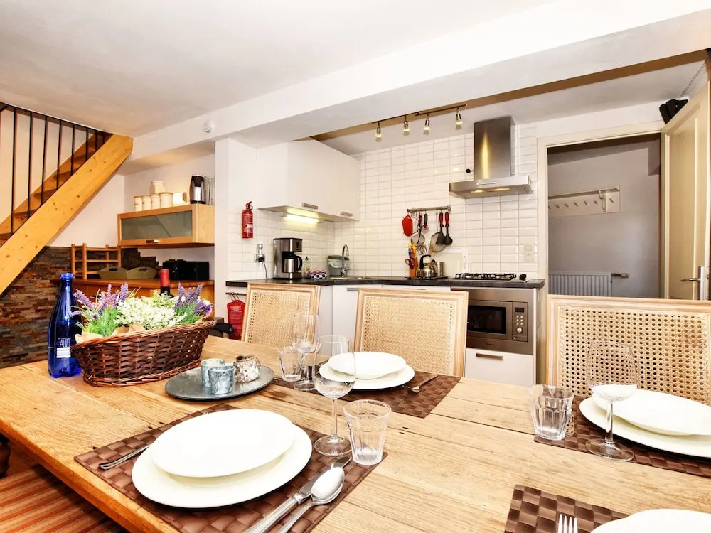 A Beautifully Furnished, Traditional Holiday Home