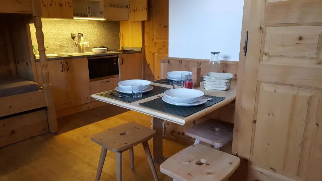 Relaxing confortable studio, heated garage, skiroom