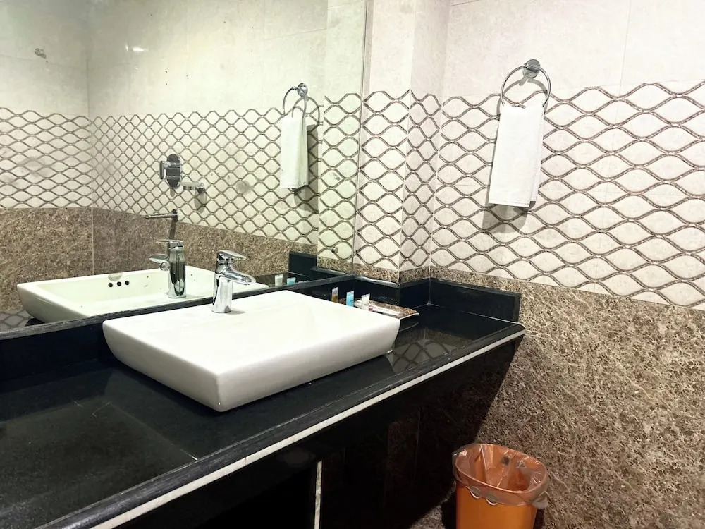 Hotel Earth Light, Chitwan National Park