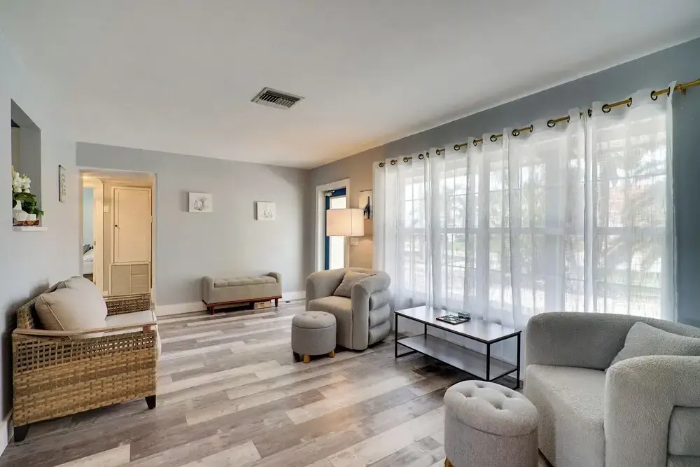 < 1 Mi to Four Freedoms Beach: Canal-front Getaway