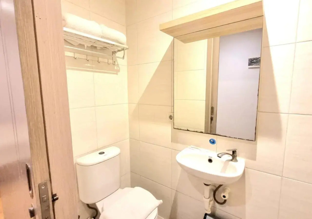 Central Front One Inn Jakarta Airport
