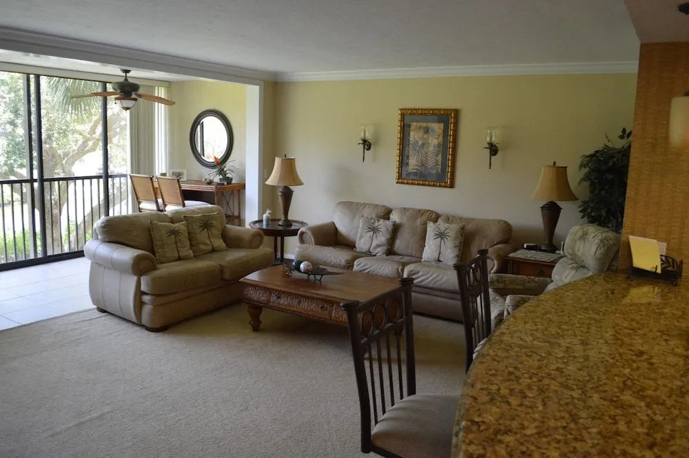 Cove II 820F 2 Bedroom Condo By Midnight Cove II