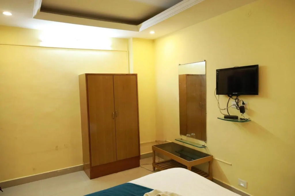 Sravanthy Inn